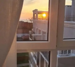 Четырёхместные апартаменты с балконом в Апартаменты Море и Брют. Элитные с видом на море