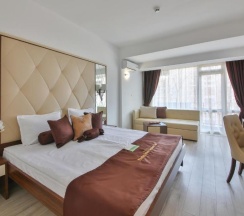 Двухместный номер Premium с балконом двуспальная кровать в Prestige Hotel and Aquapark