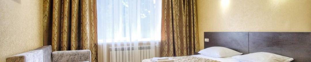 (3 этаж) Улучшенный двухместный номер стандарт с 1 кроватью и дополнительной кроватью в Кавказ
