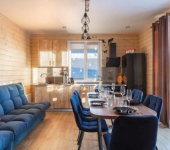 Коттедж с красивым видом из окна в Уют for You