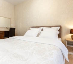 Апартаменты с 2 комнатами с балконом в Апартаменты Ladgorna на Независимости 74