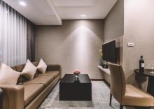 Двухместный люкс двуспальная кровать в Adelphi Suites Bangkok