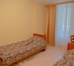 Двухместный номер с дополнительным спальным местом в Комета