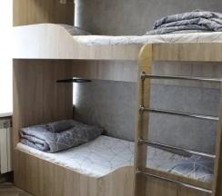 Кровать в общем номере (женский номер) (общая ванная комната) в Игра