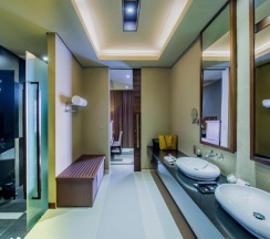 Вилла с бассейном Impiana в Impiana Private Villas Kata Noi