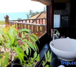 Бунгало с видом на море в Poshanu Resort