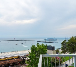 Семейные апартаменты с видом на море (4 этаж) в Real Apartments Sochi
