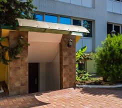 Номер с отдельным входом. Возможно размещение с небольшими животными. в Радуга