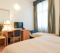 Трёхместный номер Standard в Hotel Tivoli Prague