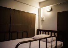 Двухместный номер Economy c 1 комнатой 2 отдельные кровати в Some Rest Hostel Khao San