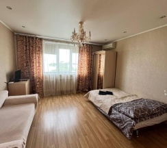 2-комнатные апартаменты стандарт с диваном в BestFlat24 (БэстФлэт24) на бульваре Волжский 113А корпус 8