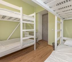Место в шестиместном номере с общим сан узлом (Мужской) в Vavilov hostel