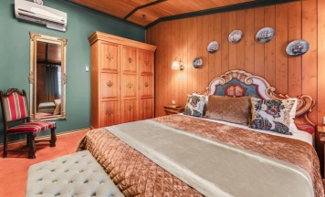 Двухместный номер на 2 этаже Deluxe с 2 комнатами двуспальная кровать в Villa Romanov Wine Club & SPA