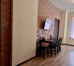 Апартаменты/Семейный трёхкомнатный номер с большими двуспальными кроватями в Морской