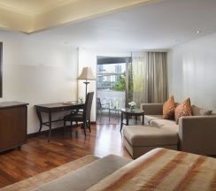 Двухместная Stateroom Loy Dream двуспальная кровать в Anantara Riverside Bangkok Resort