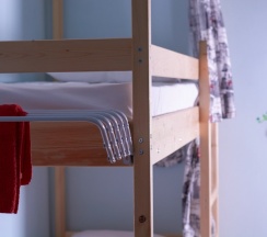 Нижняя кровать в общем номере для женщин в Outdoor