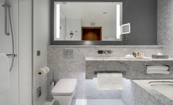 НОМЕР С БОЛЬШОЙ КРОВАТЬЮ (KING SIZE) С ВИДОМ НА ГОРОД в Hilton Saint Petersburg ExpoForum