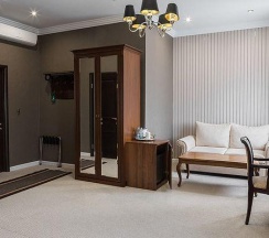 Номер комфорт с 1 двуспальной кроватью (с завтраком) в Center