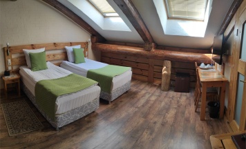 Улучшенный двухместный номер (Мансарда) в Маросейка 2/15