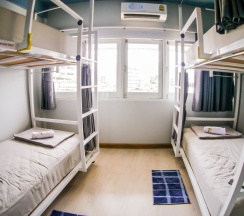 Кровать в общем номере (женский номер) в The Moon Hostel Hua Hin