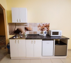 Четырехместный "Семейный" двухкомнатный с большой кроватью и диваном в Комфорт