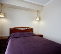 Двухместный полулюкс (Главный корпус) с 2 комнатами с балконом двуспальная кровать в Литфонд