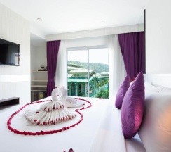 Двухместный номер Deluxe двуспальная кровать в The AIM Patong Hotel