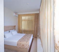 КОМФОРТ с холлом 3-местный. Новый номерной фонд в MaxxRoyal