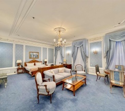Однокомнатный Люкс с видом на Строгановский дворец в Taleon Imperial Hotel