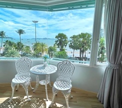 Номер Standard с видом на море в The Beach Front Resort Pattaya  - SHA Plus