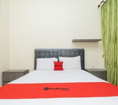 Номер Standard в RedDoorz Plus @ Grace Residence Surabaya