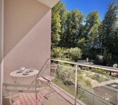 207 Двухместный  улучшенный номер с двухспальной кроватью и балконом в Курортная жизнь