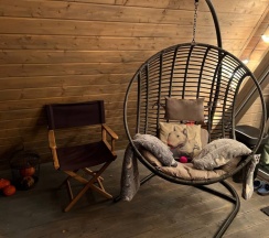 Двухместные апартаменты Deluxe с видом на реку двуспальная кровать в Fraubu.camp