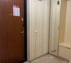 М.Горького 85Б. 1-комн.кв., 4-этаж, 95 в АнтиОтель