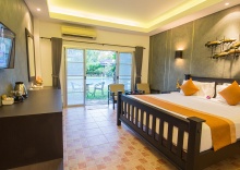 Двухместный номер Premier Pool Access двуспальная кровать в Rajapruek Samui Resort