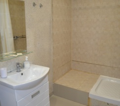 Двухместный с ванной комнатой одной кроватью в Стандарт