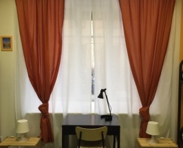 Кровать в мужском номере с 8 кроватями в Likehome