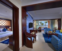 Двухместный люкс с видом на море двуспальная кровать в Sea Beach Aqua Park Resort
