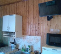 Коттедж с 2 комнатами с красивым видом из окна в Лаго-наки