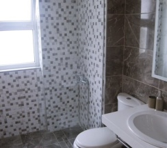 Трёхместный номер Standard с балконом и с видом на море в Hotel Saranda