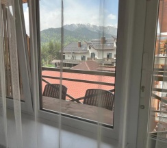 Двухместный номер Standard с балконом и с видом на горы двуспальная кровать в Шатун