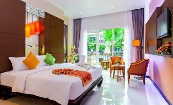 Двухместный номер Grand Deluxe с видом на бассейн двуспальная кровать в Курорт Nipa Resort