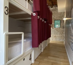 Кровать в общем номере (женский номер) в The Central House Porto Ribeira - Hostel
