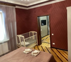 Апартаменты с 5 комнатами в Диана