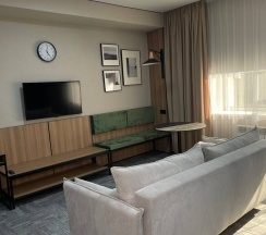 Джуниор сюит (Junior Suite) с двумя кроватями в Бира