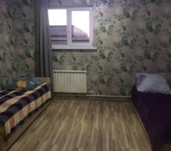 Кровать в общем номере в Алтгост
