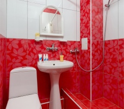 Трехместный номер с собственной ванной комнатой без окна в Guest house city center