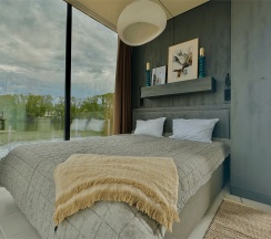 Зеркальный дом в F911