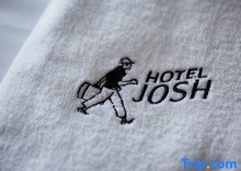 Трёхместный семейный номер Standard в Josh Hotel