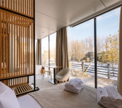 Зеркальный дом Премиум с ванной в Резиденция Северное Сияние